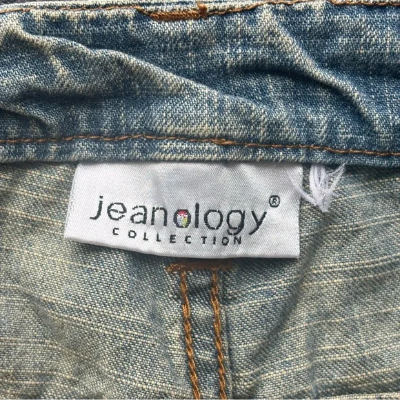 Embroidered Boyfriend Jeans in Blue and Green - Picture 6 of 8